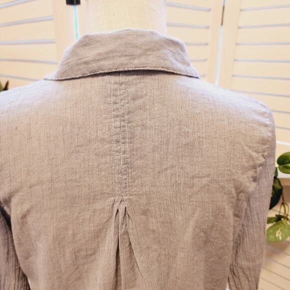 ELIZABETH & JAMES BLUE STRIPE BUTTON DOWN SIZE MED - Picture 2 of 7
